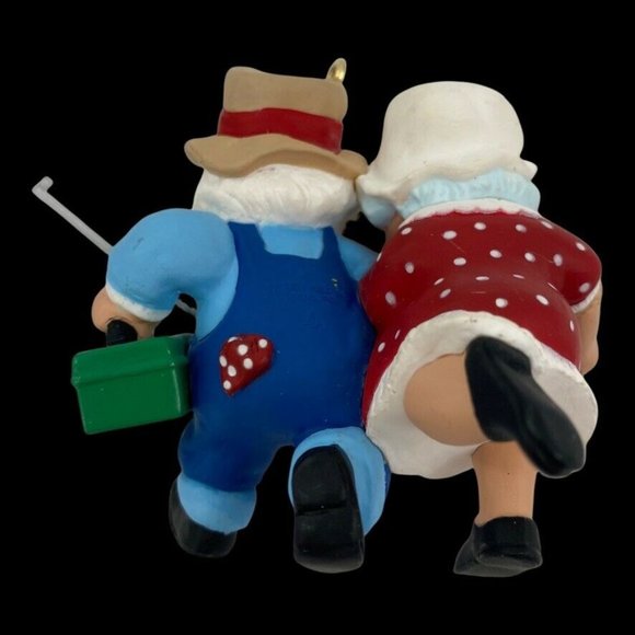 Hallmark Keepsake Ornament Christmas The Clauses on Vacation 1997 - Picture 2 of 8